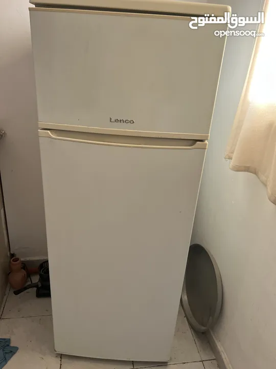 ثلاجة lenco