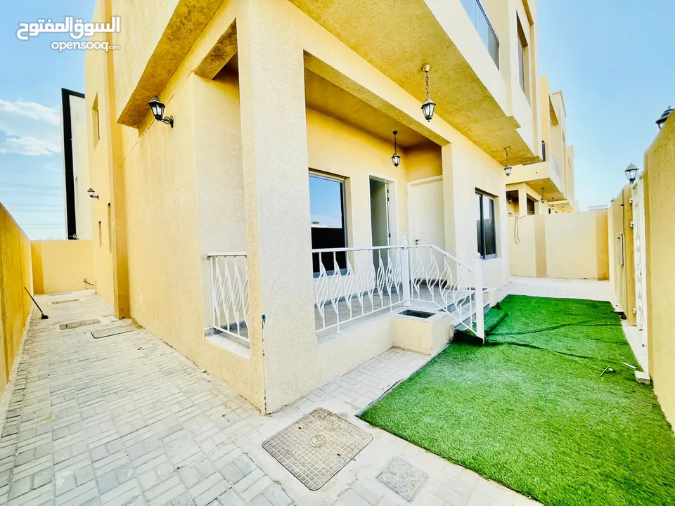 فيلا فاخرة للبيع في منطقة الياسمين - عجمان  Luxury Villa for Sale in Al Yasmeen Area - Ajman