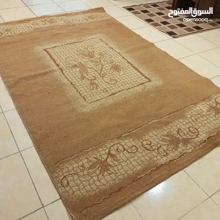 سجادة بحالة ممتازة