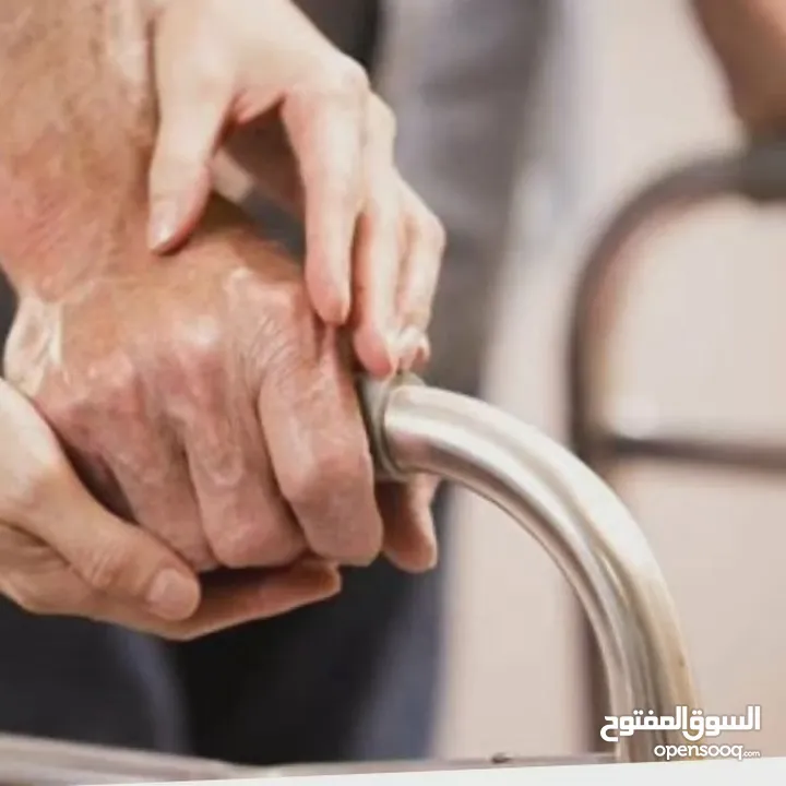 يتوفر لدينا مرافقين ومرافقات كبار السن وجليسات اطفال مع مبيت او بدون باقل الاسعار وجوده عاليه