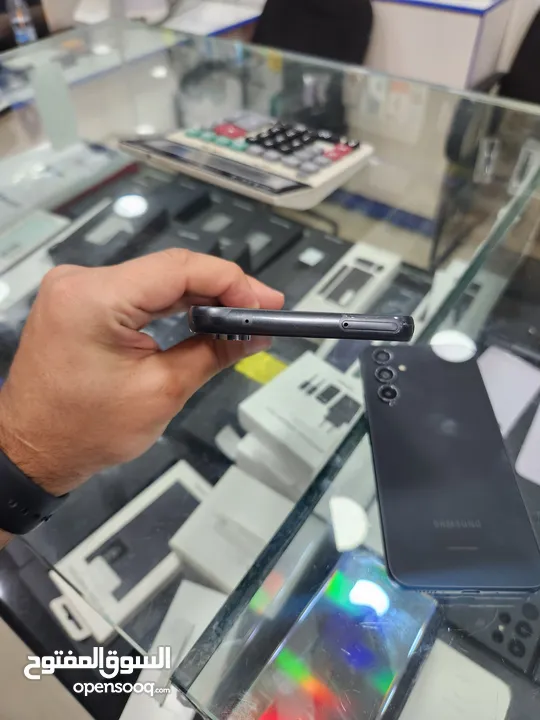 samsung A54 بحالة الوكالة بسعر مميز