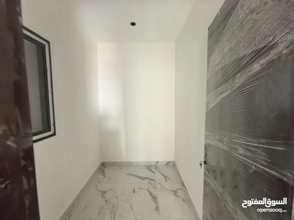 عرض خاص احجز شقتك مطلة على الشارع الرائيسي موقع ممتاز. #شقة سكنية راقية جدا للبيع