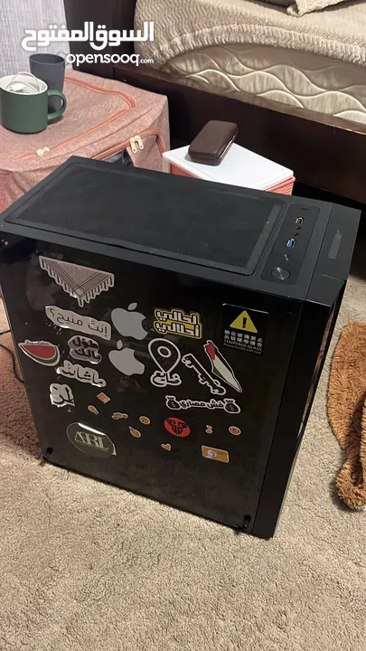 كمبيوتر قيمنق مع شاشة وكل مستلزماته بشغل كل الالعاب بمواصفات ممتازة