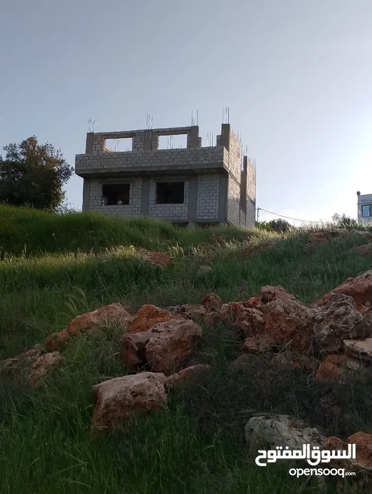 بيت عالعظم على قطعة ارض