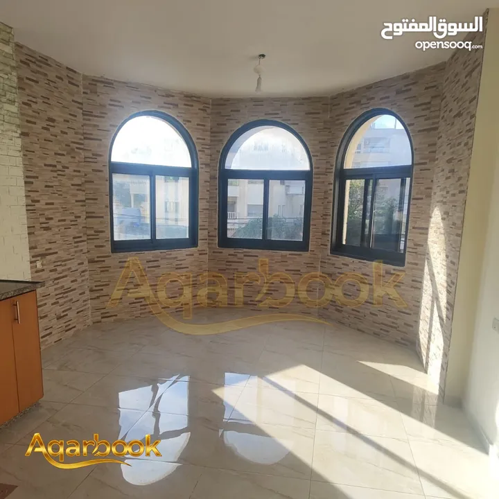 شقة غير مفروشة للإيجار  أم الشرايط - بالقرب من المدرسة الانجليزية