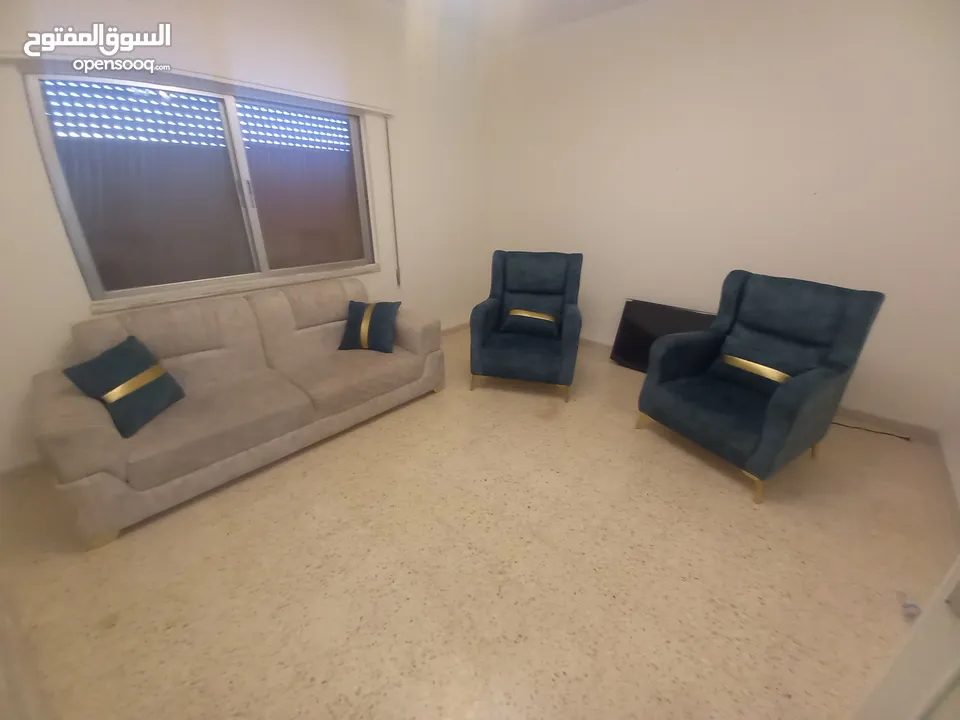 طقم كنب مستعمل بحالة الوكالة للبيع