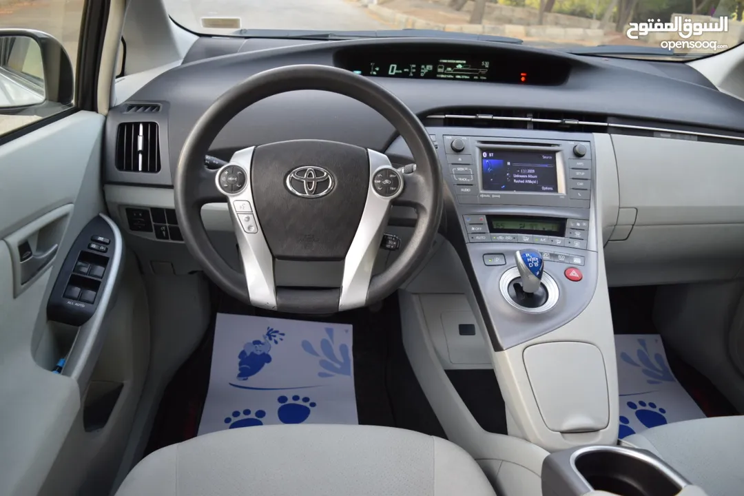 Toyota prius 2012