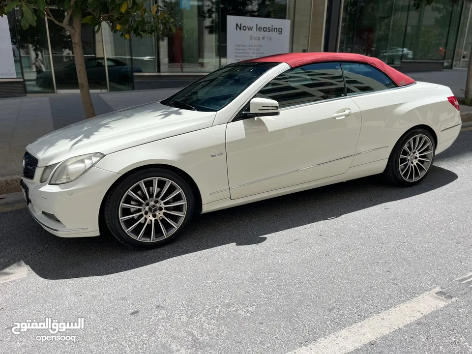 للبيع مرسيدس E250 كشف بحالة ممتازة لون ابيض لؤلؤي فحص كامل