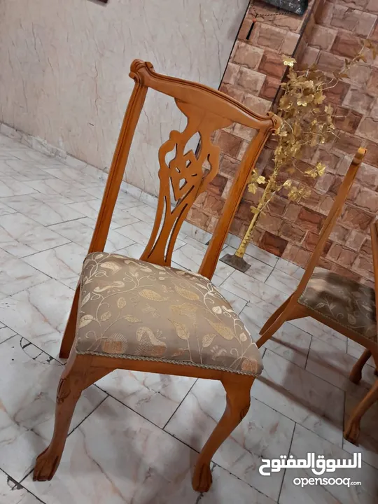 ‎ سفره 6 كراسي  فخمه  مميزه جداً خشب زان صلب بالكامل  استخدام بسيط جداً بحال الوكالة
