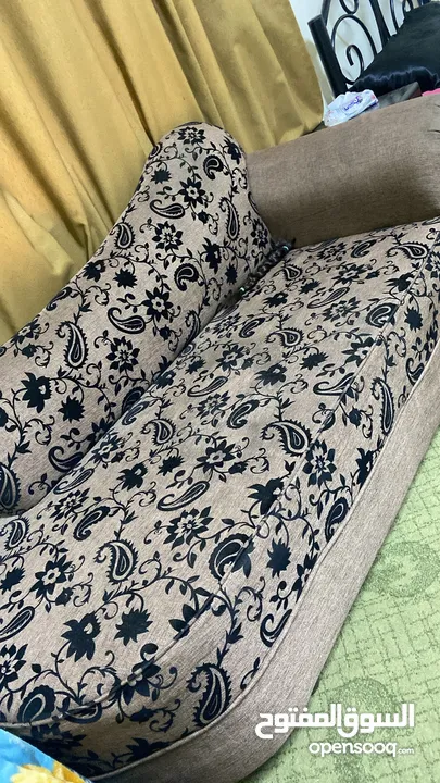 كورنير سكني مقلم اسود خشب ممتاز بحاله جيده  فرصه لا تعوض