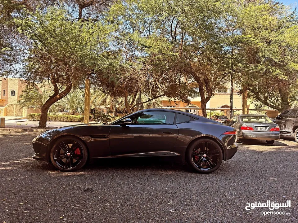 جاكوار F TYPE S ماشي 61 ألف