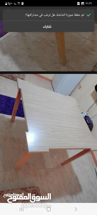 طاوله مع رفين ديكور تفصيل بحالة الوكاله للبيع بسعر 35 دينار
