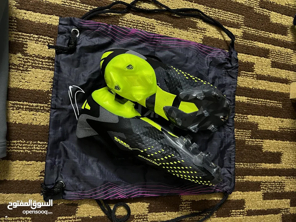 حذاء Adidas predator