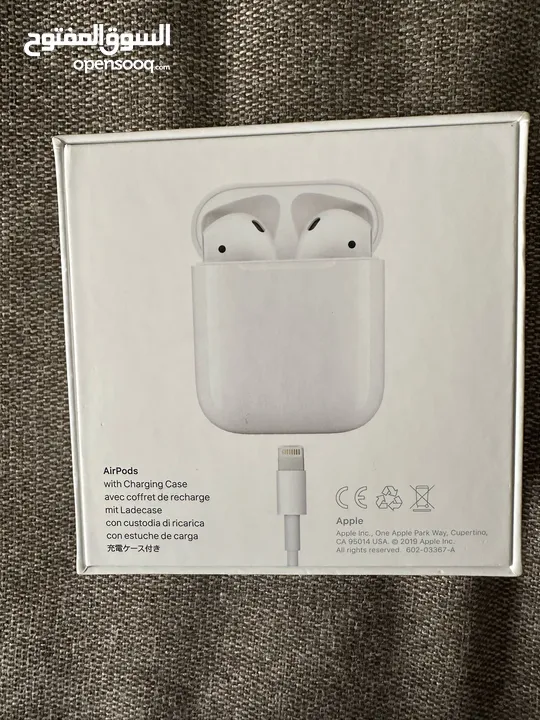 سماعات Airpods 2 مستخدمه بحاله الوكالة مع كرتونتها وشاحنها