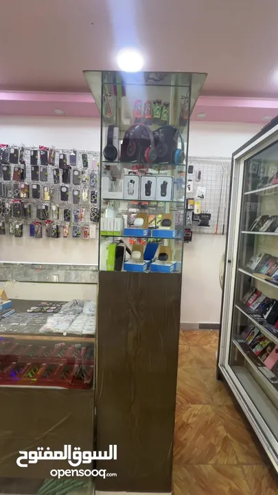 بترينات عرض اجهزه خلويه للبيع
