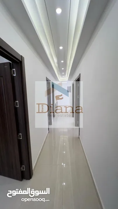 شقة فاخرة للإيجار – لم تُسكن من قبل  طريق المطار - البنيات - 4 نوم - 2 ماستر