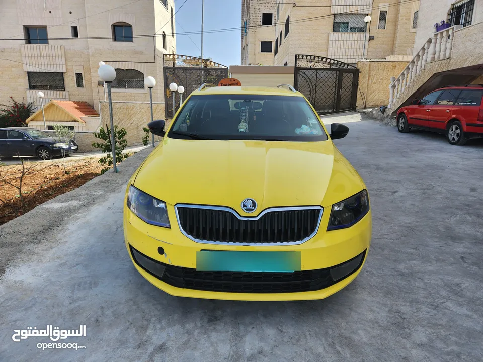 سكودا اوكتافيا متور 2000 جير عادي خالية من جميع العيوب متابعة دورية للمركبة