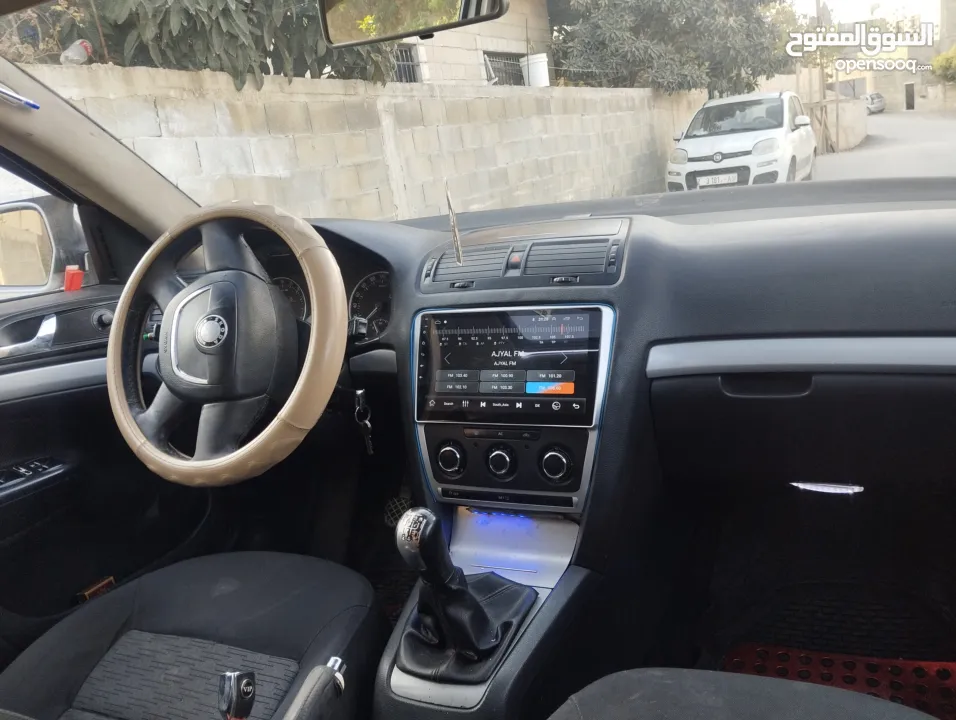 سكودا اوكتافيا 2012