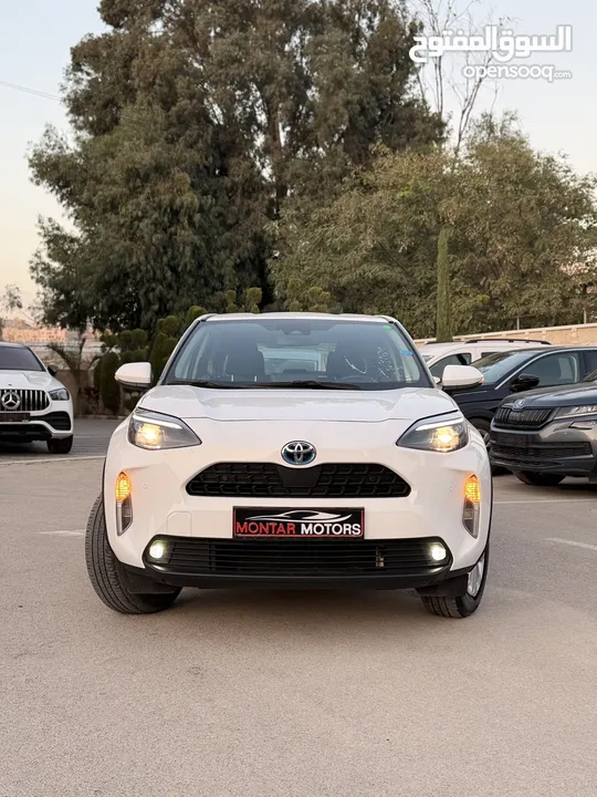 تويوتا ياريس كروس ترخيص 2022 محرك 1500 هايبرد جير أوتوماتيك 172 حصان