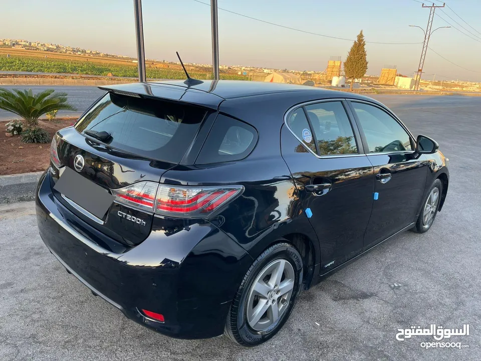 لكزس CT200 موديل 2012 فحص 3 جيد  وارد أوروبي   ممشى قليل 108 الف km