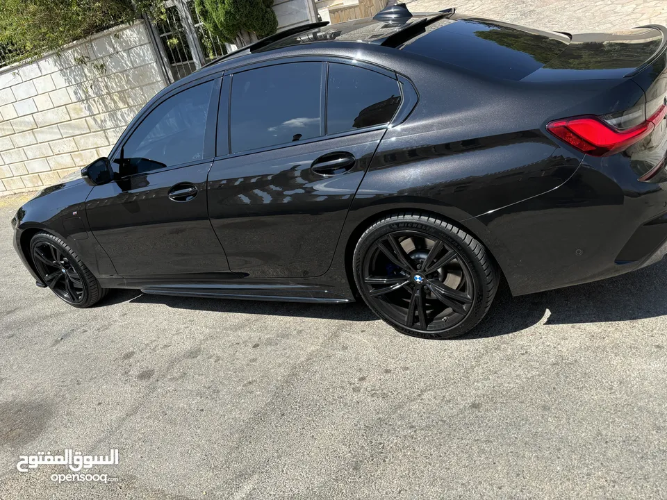 BMW 330E black