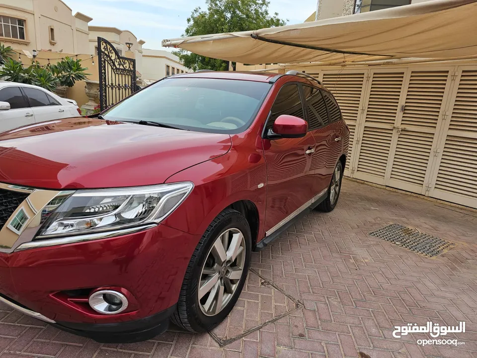 Nissan Pathfinder 2015 (mid option GCC specs)