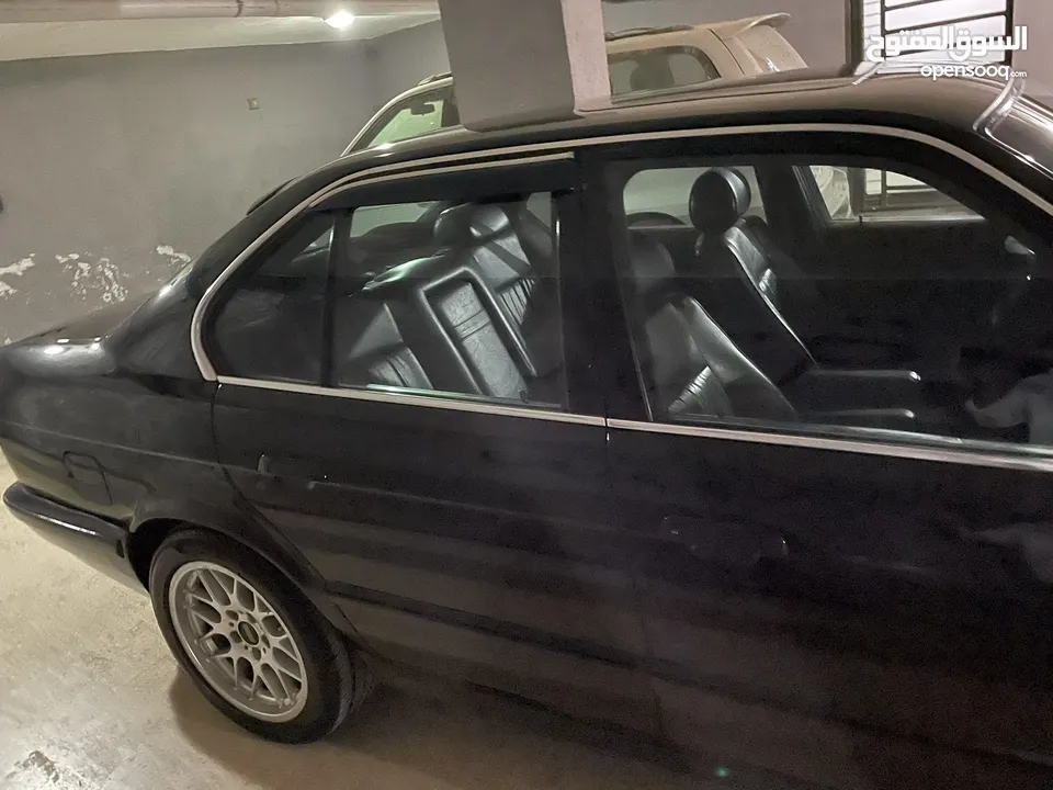 سياره نظيفه ترخيص اليوم كوشوك نظيف سيستم مكيف حامي بارد BMW 520 93