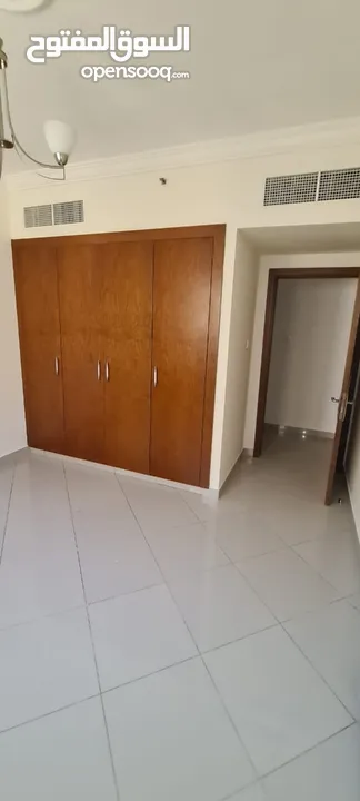 55,000 درهم سنويًا 3 غرف (إحداها ماستر) + صالة و3 حمامات بإطلالة بحرية خلّابة ، قريب من مخرج دبي