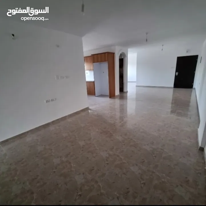 شقة سكنية للبيع مقابل ديوان الموظفين