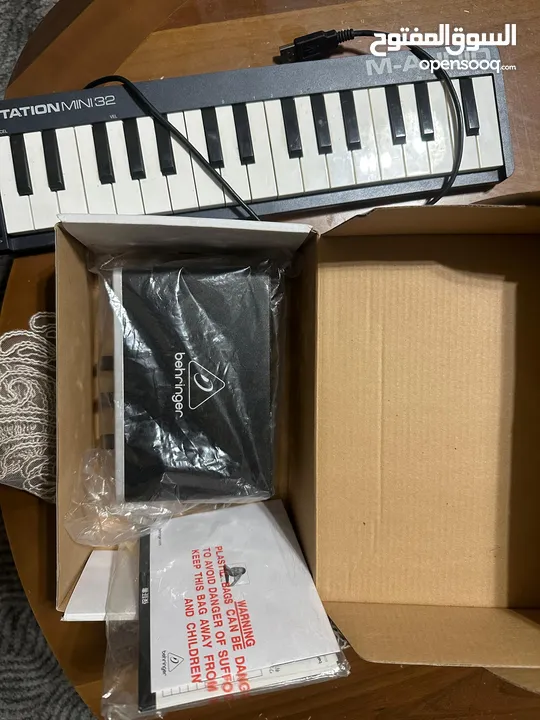 midi keyboard m audio keystationmini 32  32keys with connector  usb  شبه جديد ميدي كيبورد