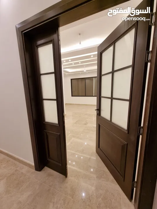 بالاقساط 220متر في ديرغبار بتشطيب مميز من المالك مباشرة