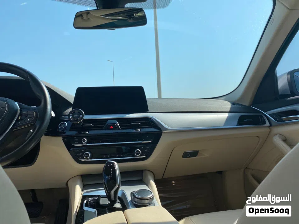 Full Option BMW 2020 5-series LOW MILEAGE