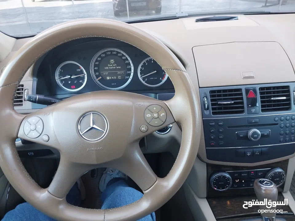Mercedes-Benz C200 وارد الوكالة و صيانة الوكالة