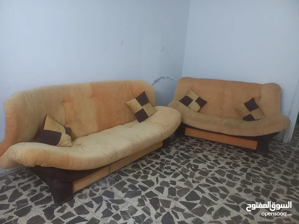 طقم كنب حالة جيده جدا