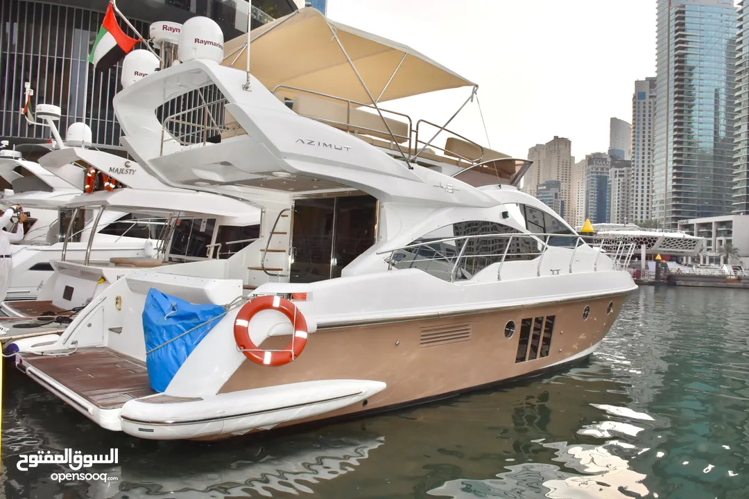 شركة تاجير يخوت في دبي مارينا مول للبيع