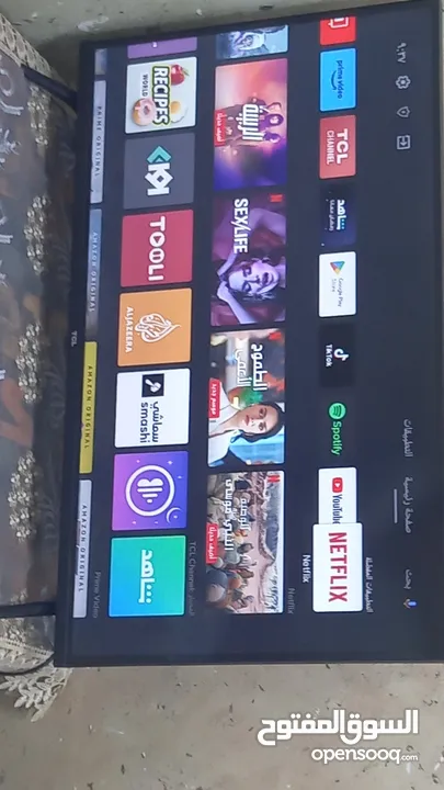 شاشة حجم 32 بوصة من شركة TSL سمارت 4K