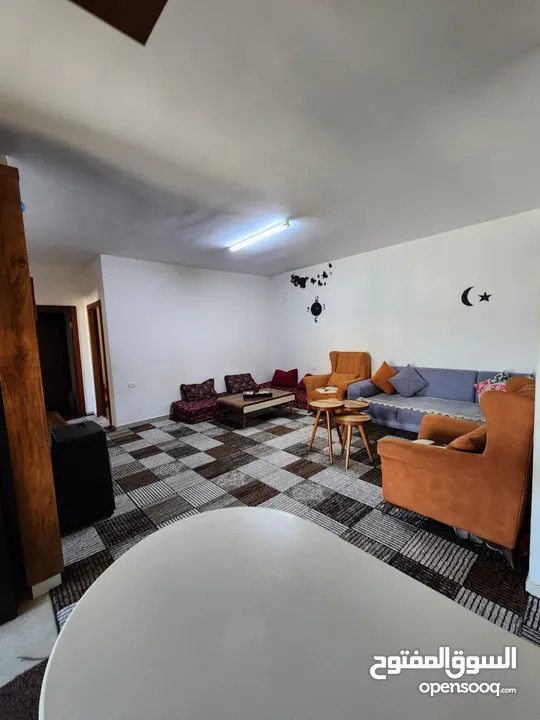 شقة للبيع في بيتونيا خلف نادي ملعب بيتونيا