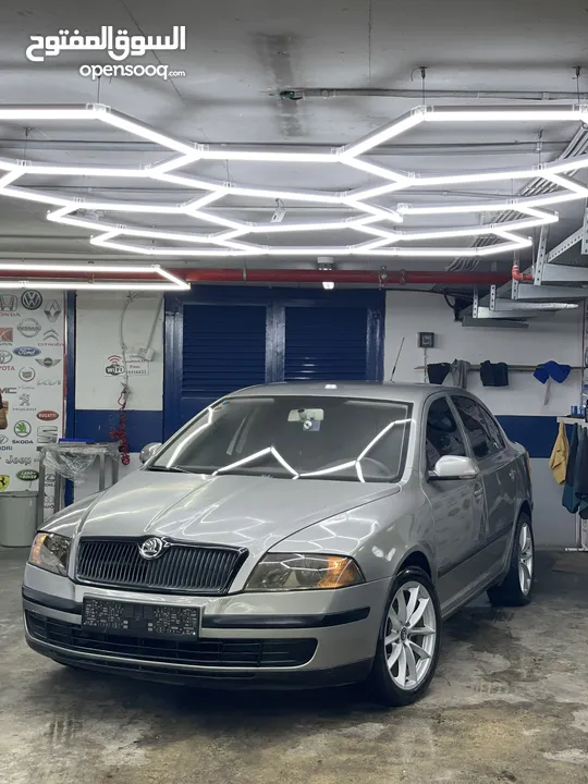 سكودا اوكتافيا بنزين اوتماتيك اصل حكومي مطور 1.6 بحالة الوكاله موديل 2007