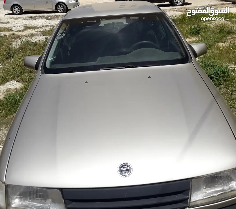 يا بلاش تنك حديد+سياره اوبل فكترا90بحاله ممتازه اجنبي نوعيه ثقيله مترين سماكه 2 ميلي مع القاعده