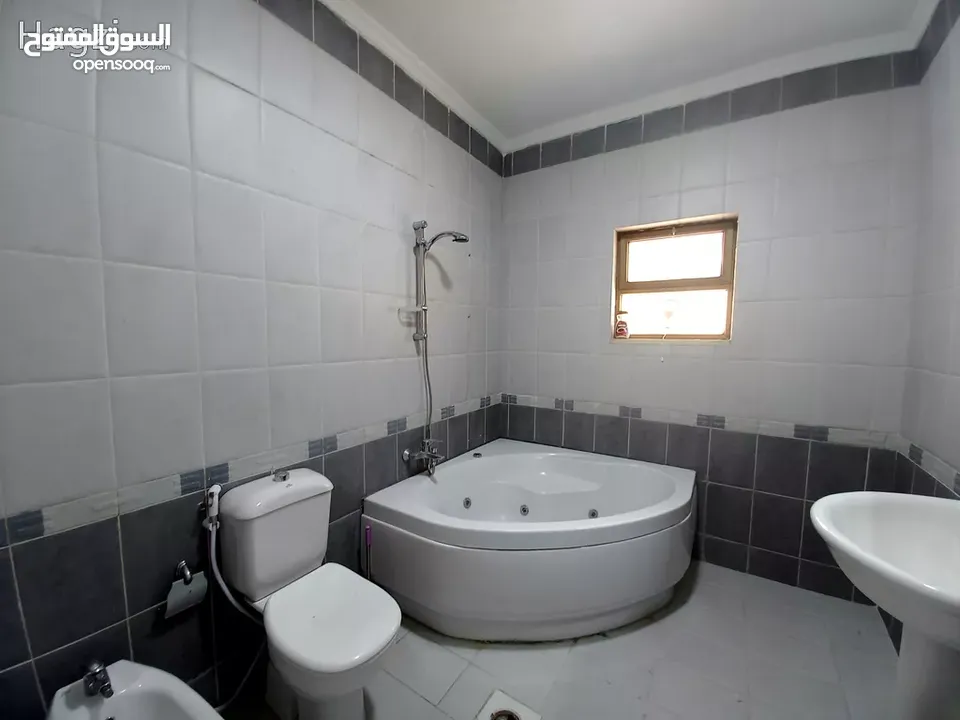 شقة غير مفروشة للإيجار 300م2 ( Property 17217 ) سنوي فقط