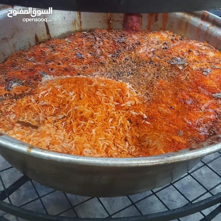 مطعم شعبي وتواصي زررب ومناسف متميز بموقع استراتيجي بقلب شفابدران