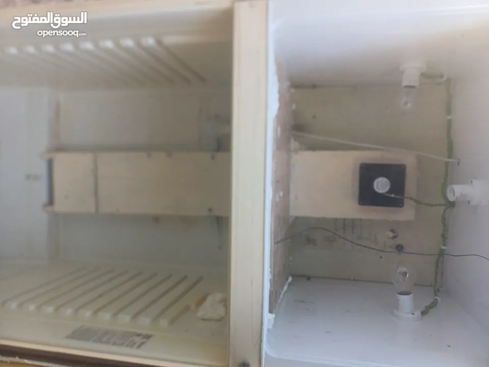 فقاسة 550 بيضة دجاج و 2500 بيضة فر نسبة نجاح 90+%