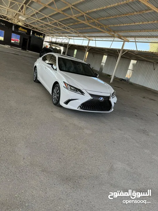 Lexus ES 300h 2021  لكزس هايبرد حره غير مجمركه ، البيع : مجمرك جاهز او بدون جمرك حره