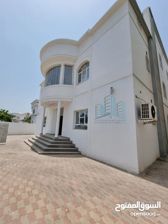 فيلا واسعة للاستخدام التجاري Clean & Neat 7 BR Commercial Villa