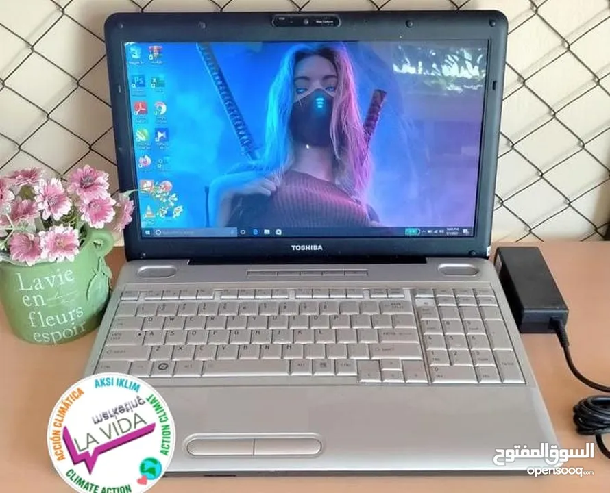 لابتوبات للبيع بأسعار مخفضة