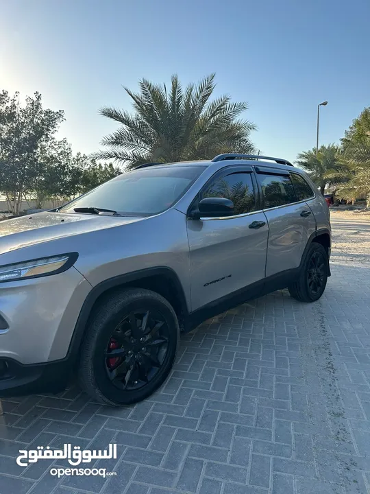 Jeep cherokee Limited 2018 جيب شيروكي لمتد فورويل  4x4