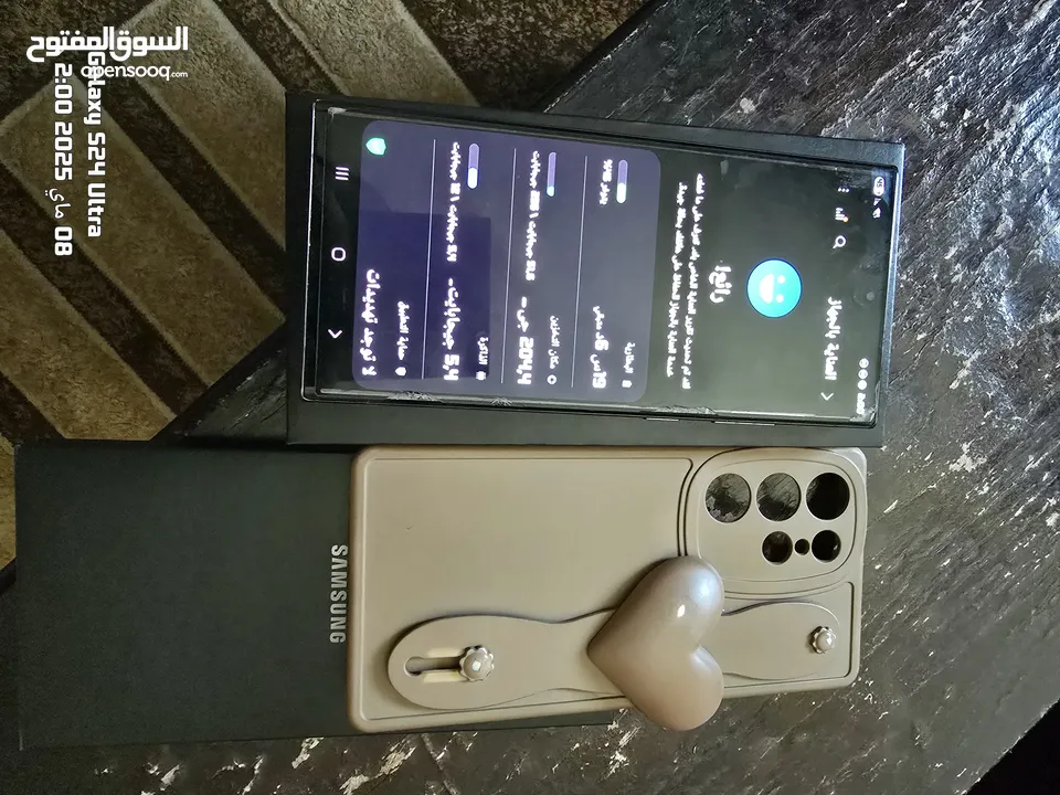 جهاز جالكسي s23ultra 256 مع 12 رام بحالة ممتازة شبه جديد شرق اوسط استعمال بنت يعني الجهاز نضيف جدا