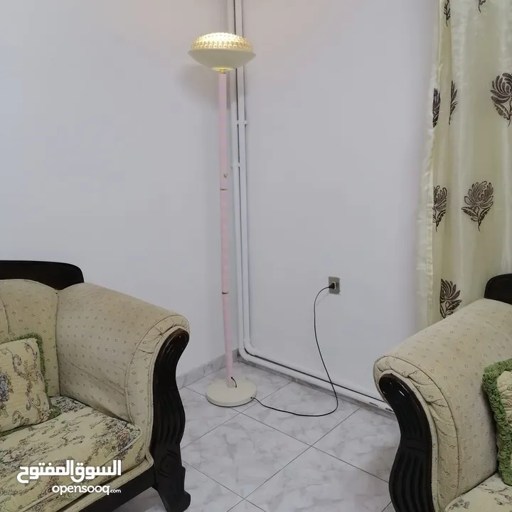 اثاث منزل بحاله ممتازه سجاد شاغي وسايد لامب