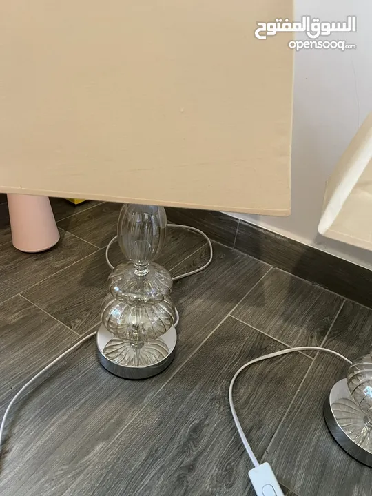 Table lamp اضاءة جانبية للطاولة