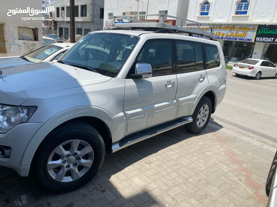 Mitsubishi pajero 2015